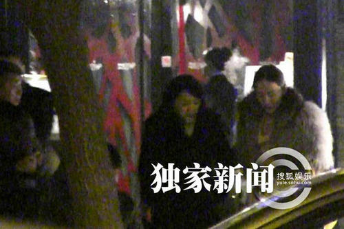 霍思燕携男友与友吃饭