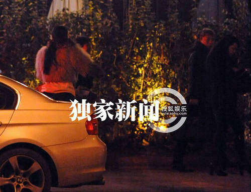 霍思燕携男友与友吃饭