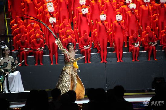 龚琳娜悟空造型雷翻网友 再献神曲