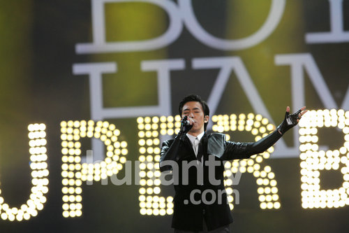 龚琳娜悟空造型雷翻网友 再献神曲