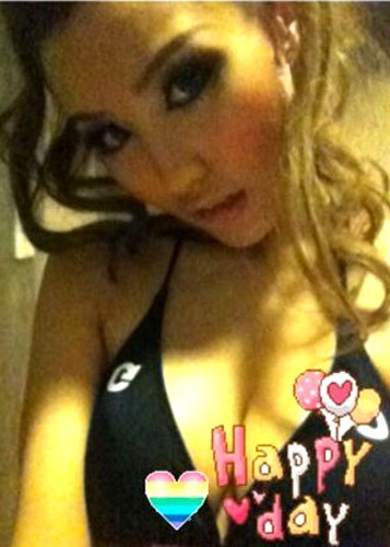 香港嫩模揭圈内陪睡风盛行 20万闭门任意