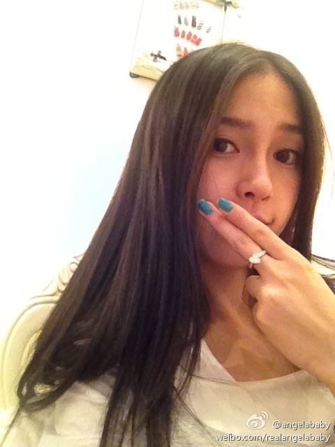 女星为搏版面抢镜啥都敢穿啊