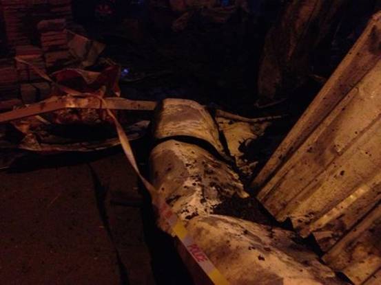 独家:烟花爆竹摊点凌晨爆炸 浓烟形成巨大蘑菇云