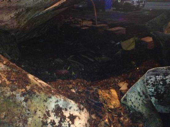 独家:烟花爆竹摊点凌晨爆炸 浓烟形成巨大蘑菇云