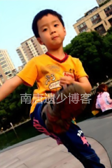 老牌歌手周冰倩6岁爱子曝光