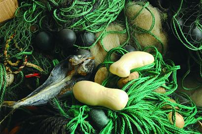 田横岛渔民坐船赶大集 杀猪宰鸡贴红福年味浓