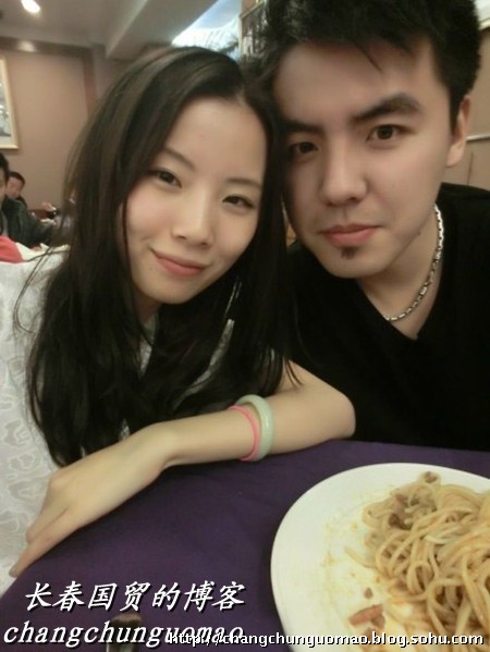 图揭昔日童星婚恋现状 宫傲与女友合照曝光