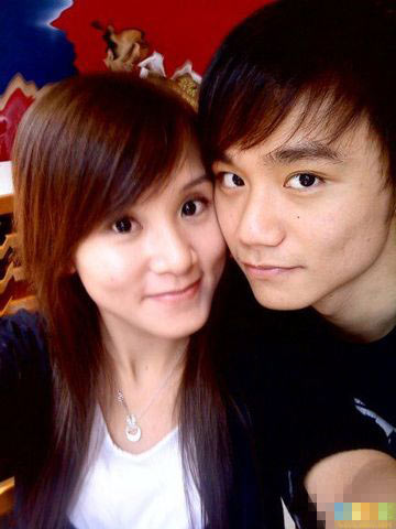 图揭昔日童星婚恋现状 宫傲与女友合照曝光