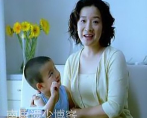 46岁陈小艺13岁儿子近照曝光