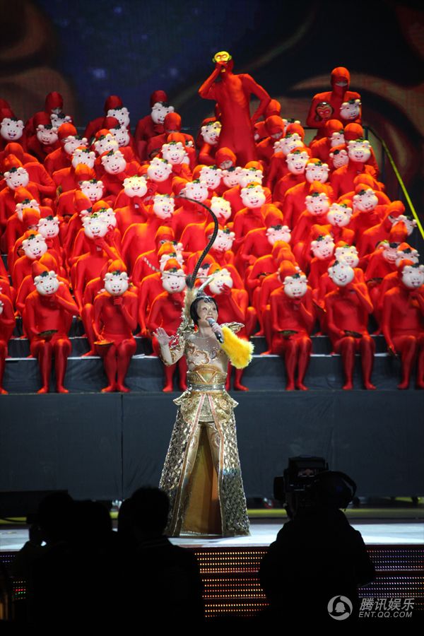 龚琳娜再唱新神曲 《金箍棒》扮孙悟空毁三观