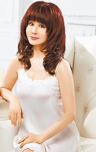 潘迎紫新广告尺度大开。