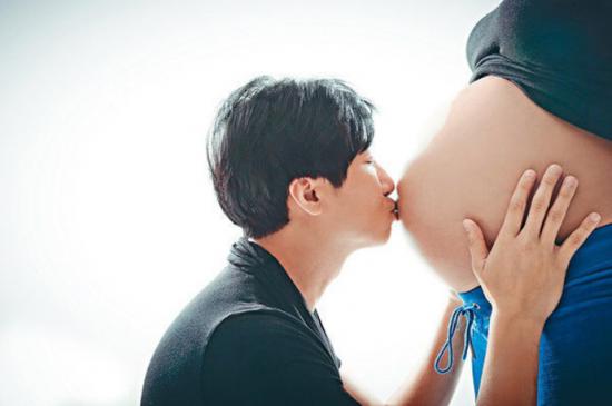 2013开年十大明星温馨吻照