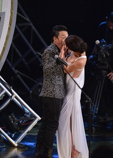 林志玲八段坎坷恋情：屡遭富豪甩 爱玩姐弟恋(图)