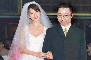 林志玲八段坎坷恋情：屡遭富豪甩 爱玩姐弟恋(图)