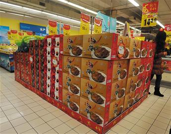 青岛年货榜啤酒排老大 水果礼盒成新宠(图)