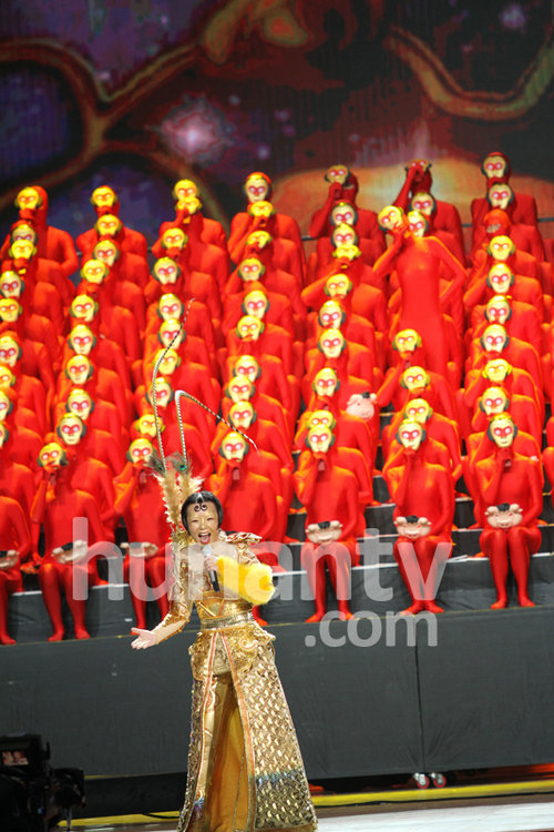 龚琳娜再现雷人神作 扮孙悟空唱《金箍棒》