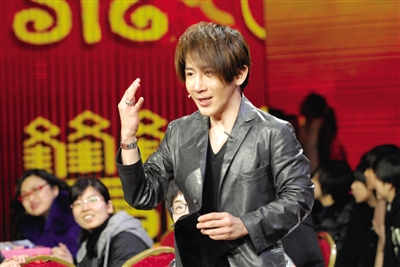 “宏迪”春晚隔19个节目