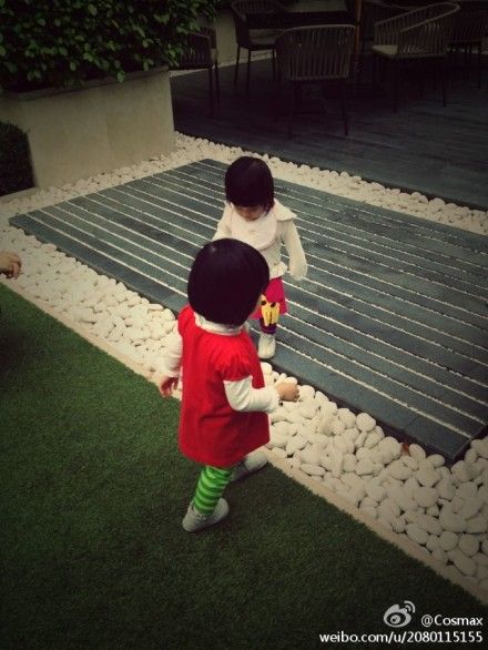 黎姿的一对儿双胞胎女儿