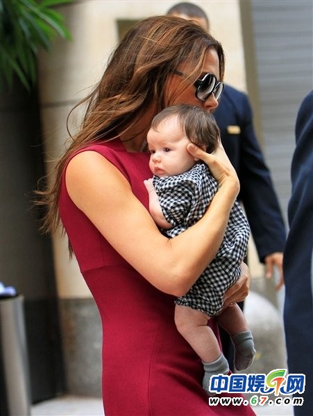 贝克汉姆女儿小七19个月四次看秀 网友：长大要逆天