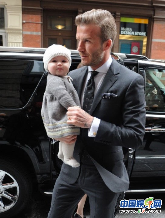 贝克汉姆女儿小七19个月四次看秀 网友：长大要逆天