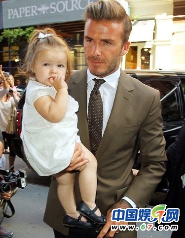 贝克汉姆女儿小七19个月四次看秀 网友：长大要逆天