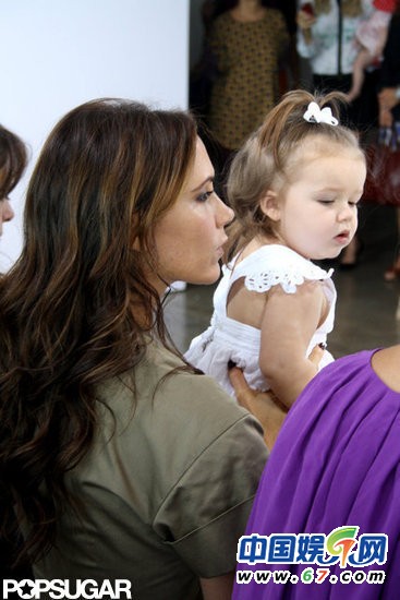 贝克汉姆女儿小七19个月四次看秀 网友：长大要逆天