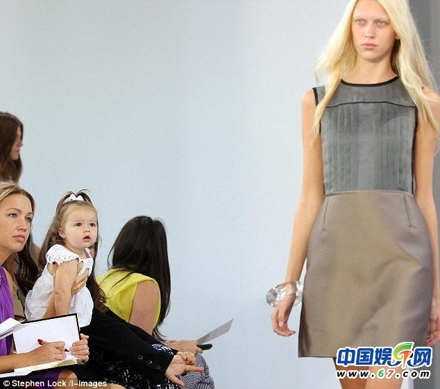 贝克汉姆女儿小七19个月四次看秀 网友：长大要逆天