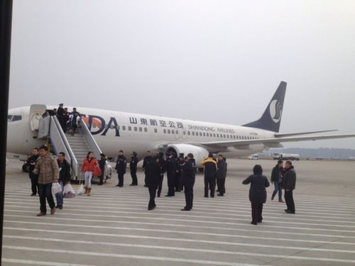 图：今天下午山航sc1170航班接到恐吓电话，备降在合肥机场。