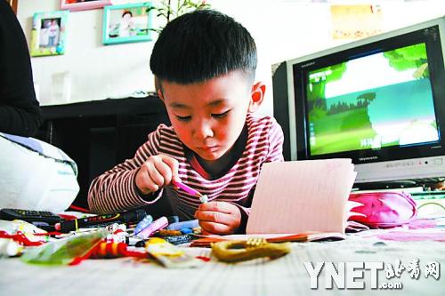 探访上新闻联播的光屁股小孩