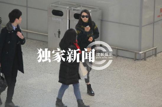 每日追星：高圆圆低调抵京回应分手传言 周星驰被周秀娜“羞辱”