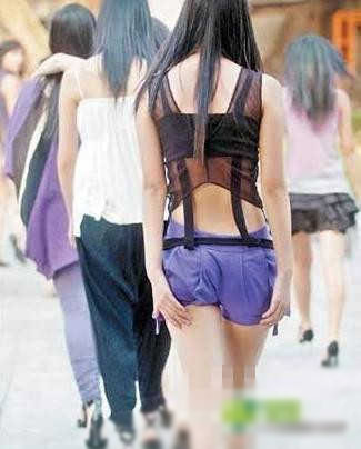 女学生的胆子到底有多大？