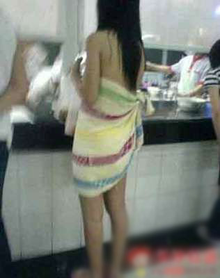 女学生的胆子到底有多大？