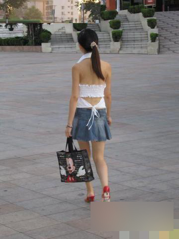 女学生的胆子到底有多大？