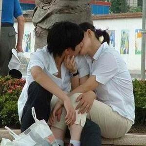 女学生的胆子到底有多大？