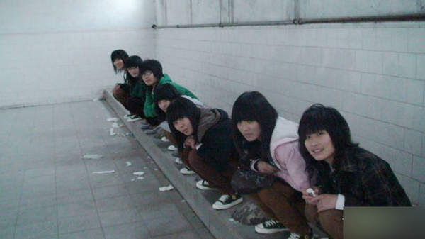 女学生的胆子到底有多大？