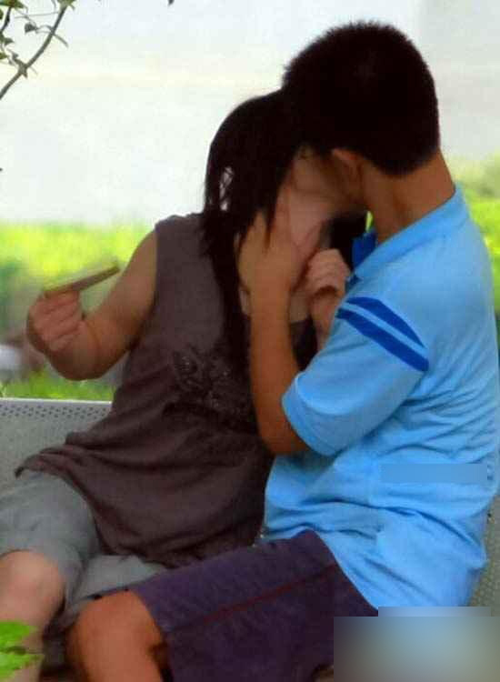 女学生的胆子到底有多大？