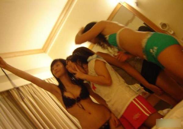 女学生的胆子到底有多大？