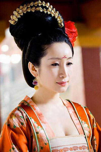 红花渐成绿叶 看谁还有翻身机会