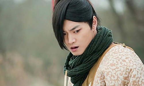 红花渐成绿叶 看谁还有翻身机会