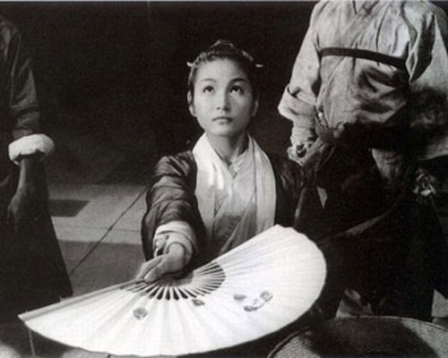 红花渐成绿叶 看谁还有翻身机会