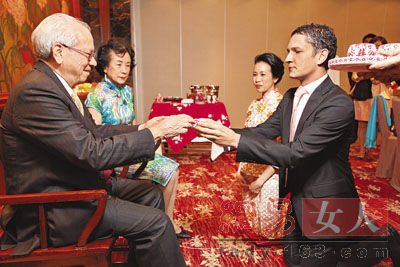 明星异国情缘 美女都嫁给老外了