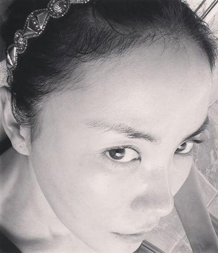 王菲深夜晒自拍 看女星卸妆瞬间