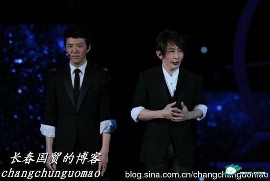 曝李云迪与神秘女共度“情人节” 力宏、刘谦都没戏了！