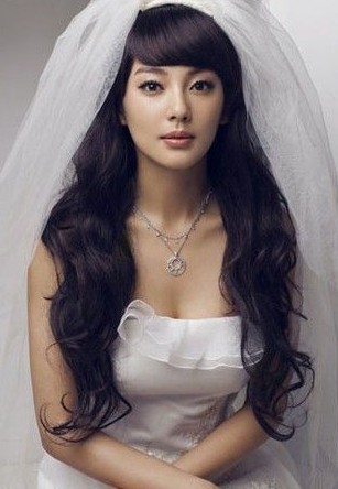 明星情侣当街争吵内幕：高圆圆质问赵又廷未果甩手走人