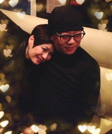 男星傍金枝 欧阳震华险变植物人