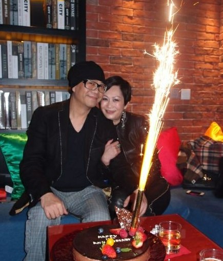 男星傍金枝 欧阳震华险变植物人