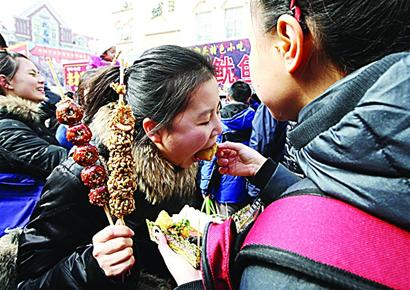 萝卜会首日43.5万人赶会 买走95吨萝卜创纪录