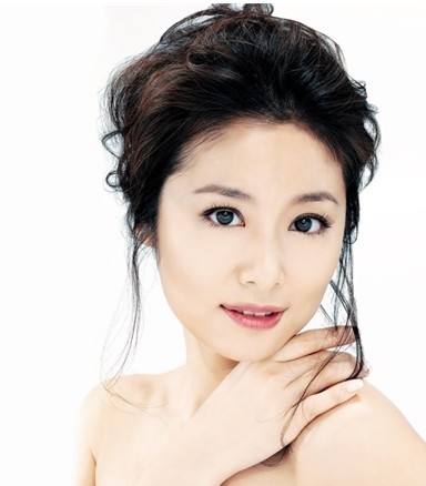 揭白富美女星成剩女内幕：宋慧乔孙菲菲公开征婚仍难嫁