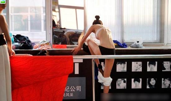 揭秘各地艺考后台场面