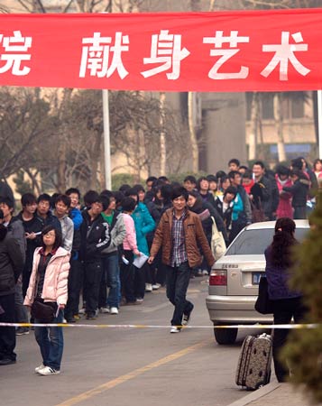 揭秘各地艺考后台场面